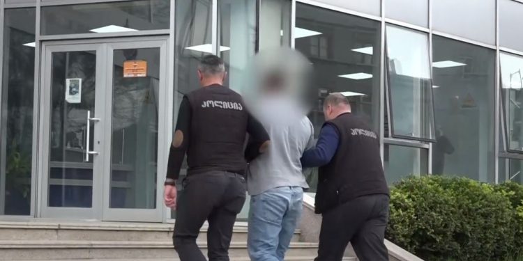 ოზურგეთის პოლიციამ 30 წლის მამაკაცი დააკავა (+ვიდეო)