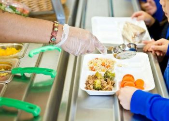 “1-2 წელიწადში სკოლებში სასადილოები გვექნება”-განათლების მინისტრი