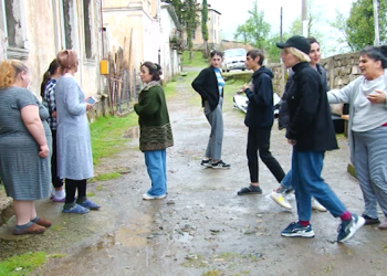 ”სამუშაო კაბინეტებში არ შევუშვებთ” – ოზურგეთის მერია საპროტესტო ტალღის საფრთხის წინაშეა