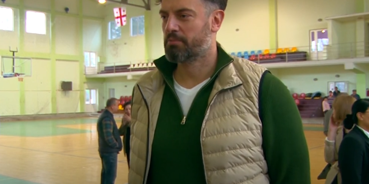 ნიკოლოზ ცქიტიშვილმა ოზურგეთელ ახალგაზრდა კალათბურთელებს მასტერკლასი ჩაუტარა