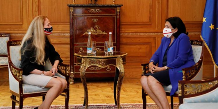 სალომე ზურაბიშვილი ხვალ აშშ–ს ელჩს კელი დეგნანს შეხვდება