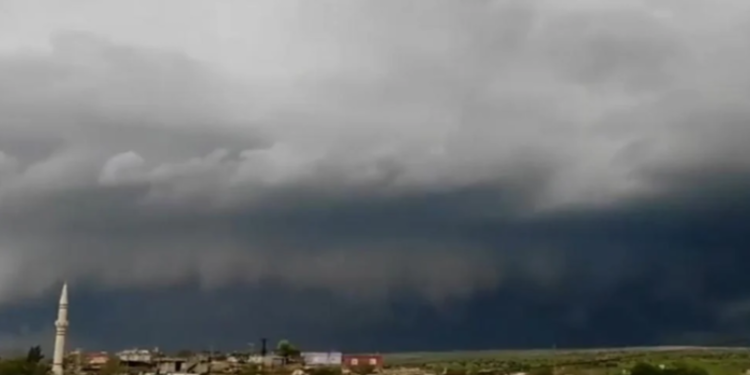 თურქეთში, მიწისძვრისგან დანგრეულ რაიონებს, ტორნადომ გადაუარა