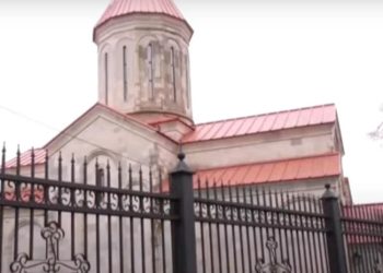 ხაშურის ეპარქიაში ეპისკოპოსს მრევლი აღსარების გათქმაში ადანაშაულებს