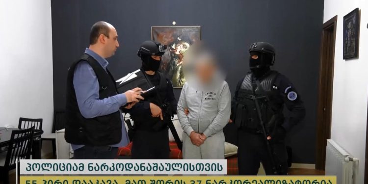 ვიდეო – პოლიციამ ნარკოდანაშაულისთვის 55 პირი დააკავა, მათ შორის 37 ნარკორეალიზატორია