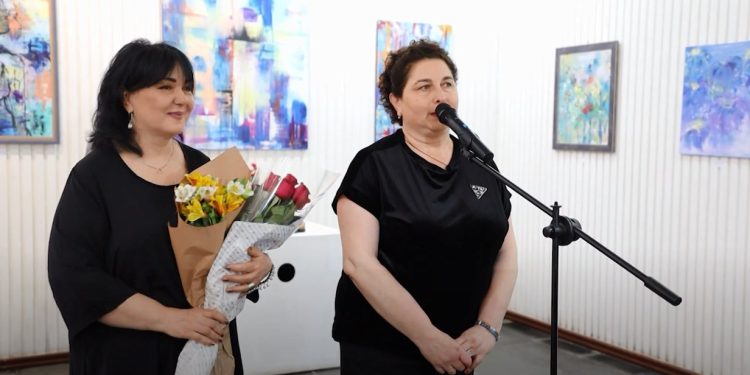 ოზურგეთის სახვითი ხელოვნების ცენტრში ხათუნა ბებურიშვილის ნამუშევრების გამოფენა გაიმართა