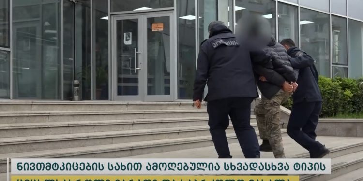 ვიდეო – პოლიციამ გურიაში უკანონო ცეცხლსასროლი იარაღები და საბრძოლო მასალა ამოიღო – დაკავებულია ორი პირი