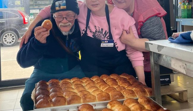 75 წლის იაპონელმა მოხალისემ ხარკოვში უფასო კაფე გახსნა