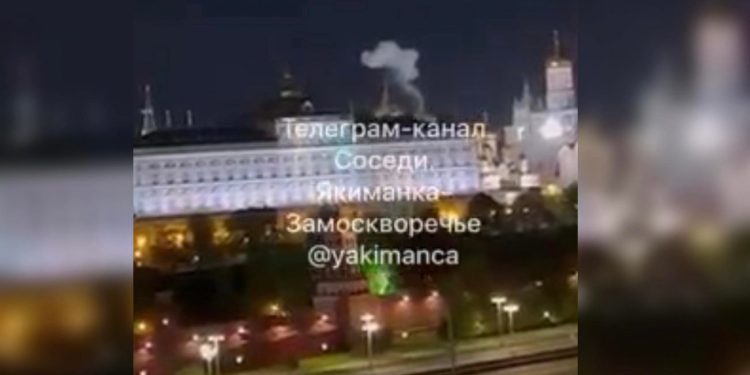 კრემლი – კიევის რეჟიმმა უპილოტო საფრენი აპარატით, კრემლზე, პუტინის რეზიდენციაზე იერიში სცადა