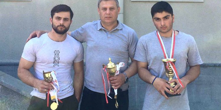 ოზურგეთელმა მკლავჭიდელებმა ევროპის ჩემპიონატის საგზური მოიპოვეს