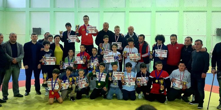 ოზურგეთელი მოჭიდავეების 21 მედალი ღია პირველობიდან