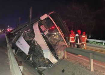 თურქეთში სტუდენტებით სავსე ავტობუსი ამობრუნდა – არის მსხვერპლი