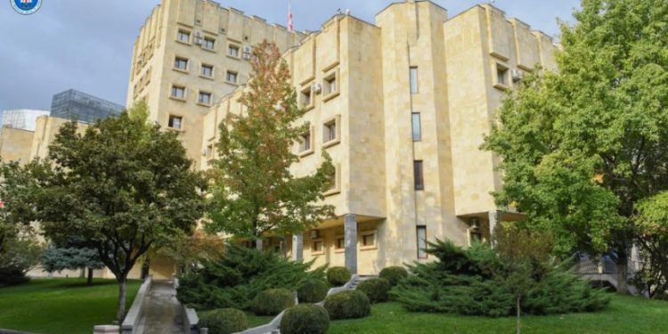 პროკურატურამ სახელმწიფო ბიუჯეტიდან 237 000 ლარის დაუფლების, ყალბი დოკუმენტების დამზადების და გამოყენების ფაქტზე ერთ პირს ბრალდება წარუდგინა