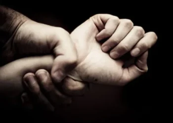 რას ამბობენ 13 წლის გოგოს ოჯახში უმძიმეს ფაქტზე