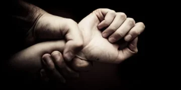 რას ამბობენ 13 წლის გოგოს ოჯახში უმძიმეს ფაქტზე