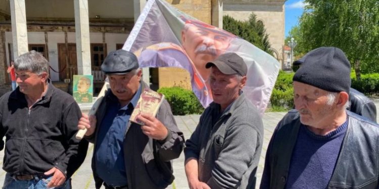 რუსეთთან ურთიერთობის აღდგენა და სტალინის ძეგლის დაბრუნება – გორელი პრორუსების მოთხოვნები