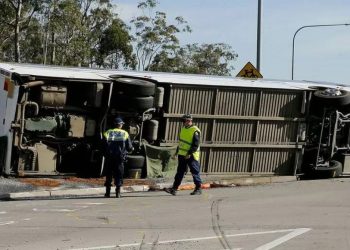 10 ადამიანი ემსხვერპლა ქორწილიდან მომავალი ავტობუსის გადაბრუნებას ავსტრალიაში