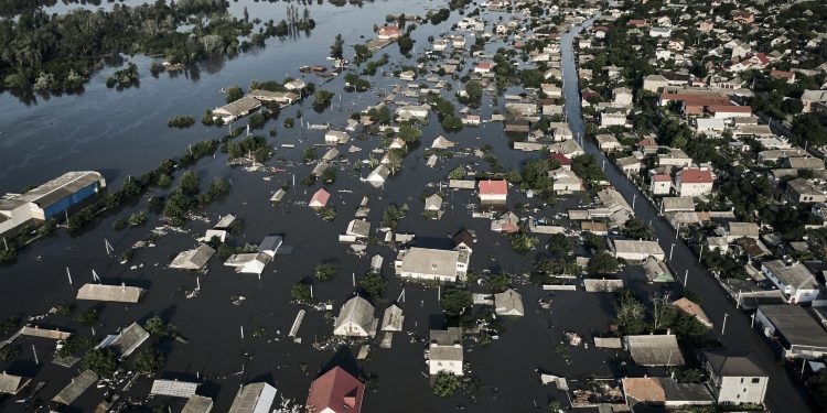 ოკუპირებულ ხერსონში 14 000 სახლი დაიტბორა