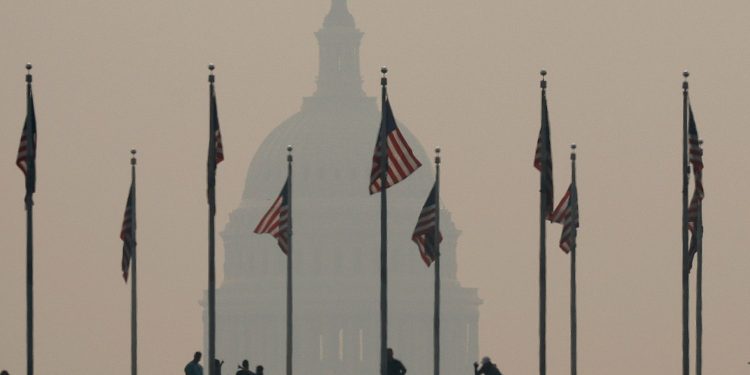 (+ვიდეო)მასშტაბური ხანძარი კანადაში- ძლიერი დაკვამლიანების გამო ნიუ იორკის მოსახლეობას შენობაში დარჩენისკენ მოუწოდებენ