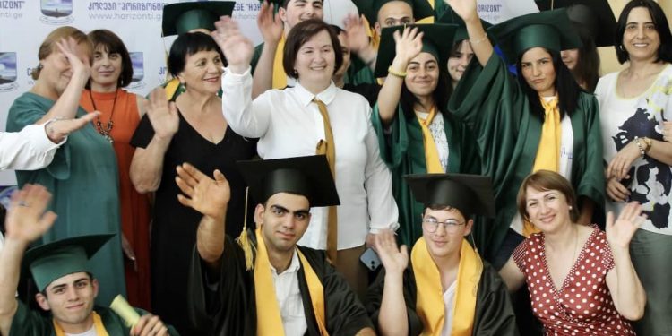 ბოლო ზარი კოლეჯ „ჰორიზონტში“