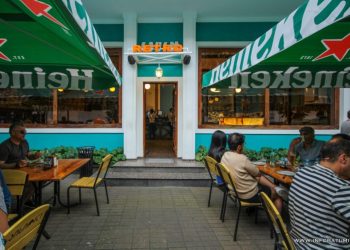 რესტორანი “რეტრო” 15-ვე თანამშრომელმა დატოვა, მფლობელი დაკავებულია