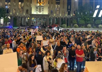 პარლამენტთან საპროტესტო აქცია მიმდინარეობს