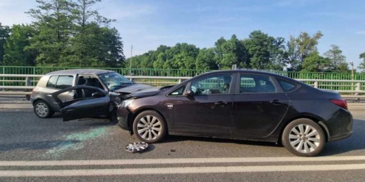 მძიმე ავარია პოლონეთში. ერთმანეთს ორი მანქანა შეეჯახა, ერთ-ერთში ქართველები იყვნენ