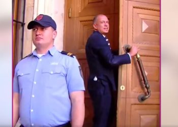 „წადი შენი დედაც..“ – აგინა თუ არა ოცნების დეპუტატმა ჟურნალისტს