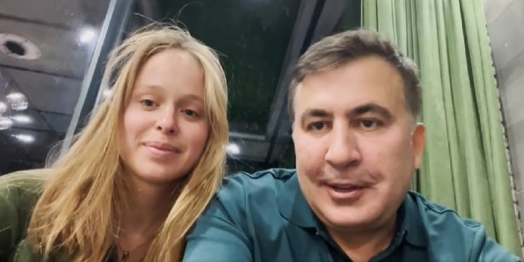 ლიზა იასკომ განაცხადა, რომ მისი ახალშეძენილი შვილის მამა მიხეილ სააკაშვილია