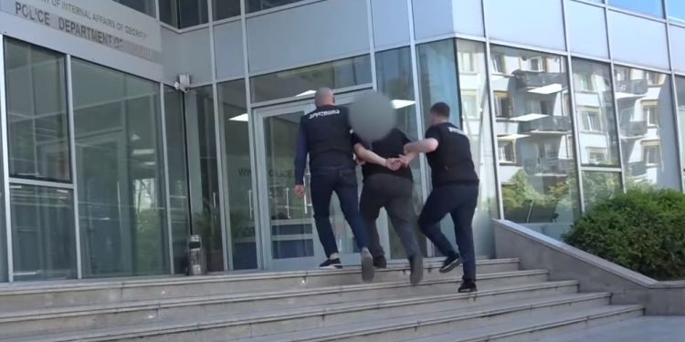 “2 ცეცხლსასროლი იარაღი, 35 ვაზნა”- ოზურგეთის რაიონული სამმართველოს თანამშრომლების მიერ დაკავებულია 1 პირი