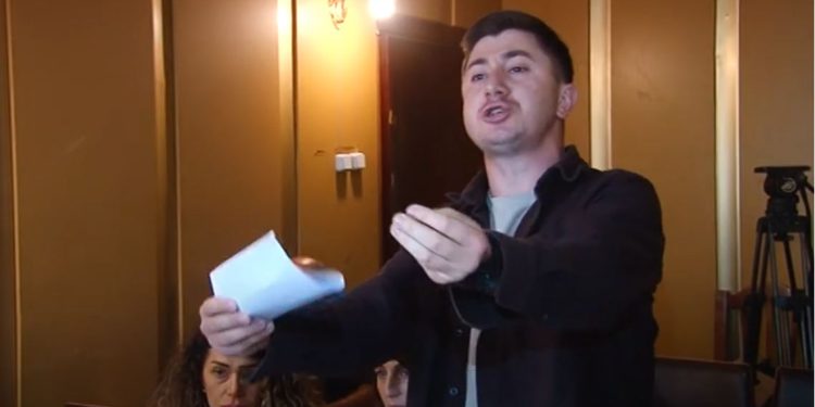 (+ვიდეო)”ლაითურლები დარჩებიან წყლის გარეშე, სრული პასუხისმგებლობა არის თქვენი” – ხმაური საკრებულოს სხდომაზე