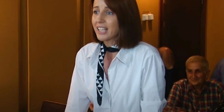 ”რატომ არ მოგწონთ ევროკავშირი?”– ოზურგეთის საკრებულოს ხმაურიანი სხდომა