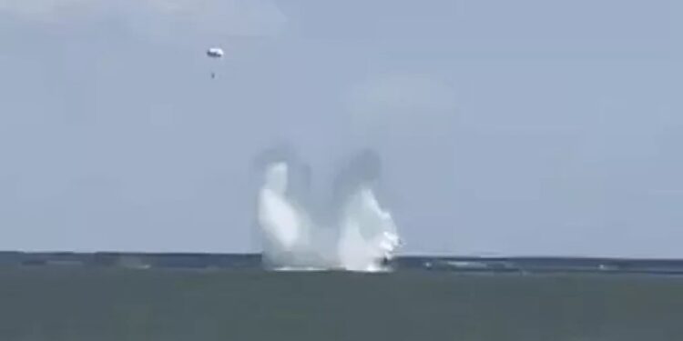 აზოვის ზღვაში რუსული მოიერიშე თვითმფრინავი ჩამოვარდა