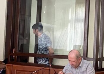 შვილის გაუპატიურების ბრალდებით დაკავებული კაცი სასამართლომ პატიმრობაში დატოვა