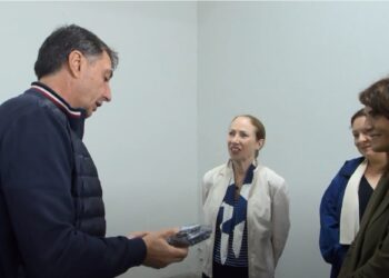 საქართველოში აშშ-ს ელჩმა კელი დეგნანმა ძმები არველაძეების მოცვის მეურნეობა დაათვალიერა (ვიდეო)