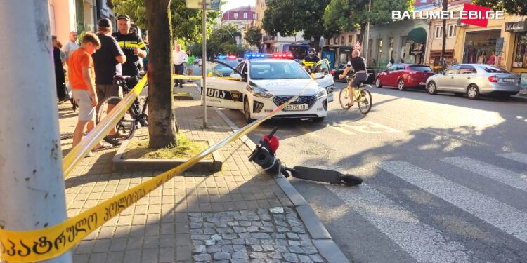 ავტომობილი სქროლით მიმავალ ქალს დაეჯახა – ავარია ბათუმში