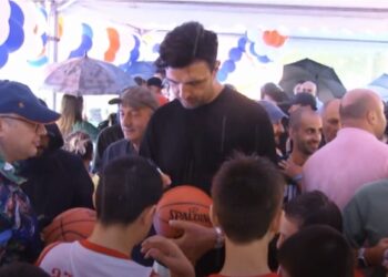 ოზურგეთში ზაზა ფაჩუალიას სახელობის საკალათბურთო მოედანი გაიხსნა