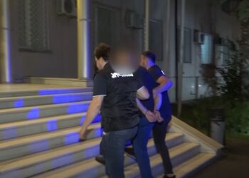 დააკავეს პირი, რომელმაც ბათუმში ოთხი ადამიანი დაჭრა