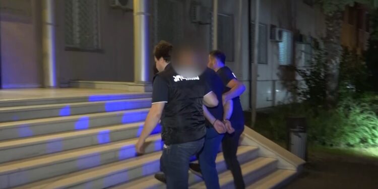 დააკავეს პირი, რომელმაც ბათუმში ოთხი ადამიანი დაჭრა