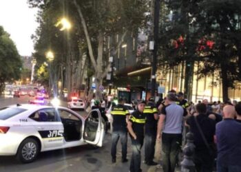 ავტოსაგზაო შემთხვევა თბილისში – კურიერს მანქანა დაეჯახა