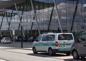 პოლონეთიდან 19 ქართველი გამოაძევეს