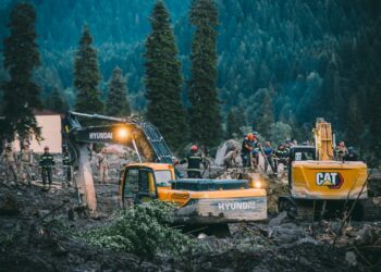 შსს – სტიქიის ზონაში ძებნა-შველის ღონისძიება სპეციალური განათებების საშუალებით უწყვეტ რეჟიმში მიმდინარეობს