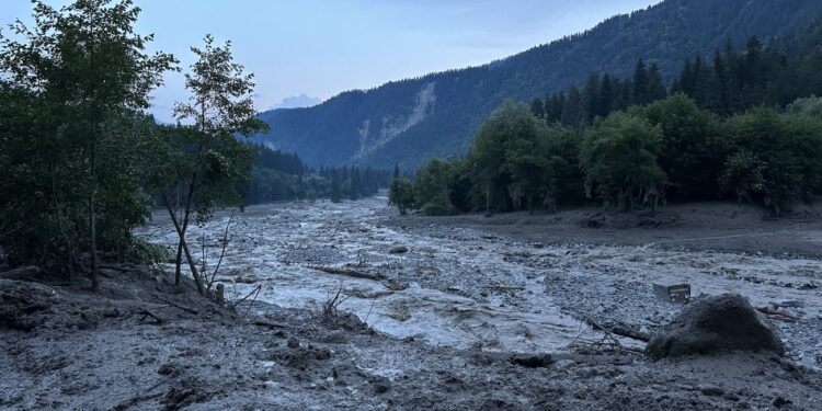გარემოს ეროვნული სააგენტო რაჭაში, შოვში მომხდარ სტიქიაზე განცხადებას ავრცელებს