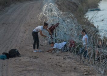 როგორ კვეთენ ამერიკის საზღვარს მექსიკიდან (ფოტოები)