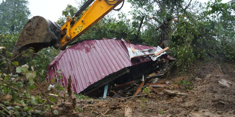 გეოლოგების და ჰიდროლოგების ჯგუფი გურიაში განვითარებულ პროცესებს ადგილზე აფასებს – გარემოს ეროვნული სააგენტო