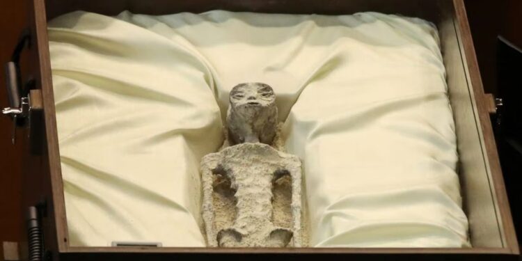 მექსიკის კონგრესში “უცხოპლანეტელების ნაშთები” მიიტანეს