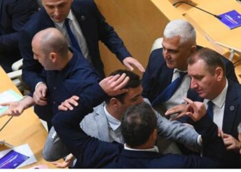 რატომ დატოვეს ოპოზიციის წარმომადგენლებმა პარლამენტის სხდომა