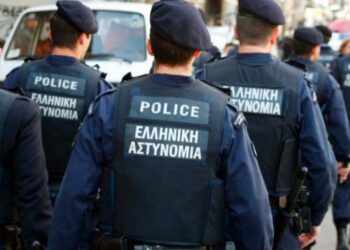 ექვსი ადამიანი ემსხვერპლა სროლას ათენის მახლობლად მდებარე ზღვისპირა ქალაქში