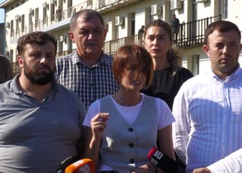“პროკურატურამ უნდა დაიწყოს გამოძიება, თუ რატომ აყენებენ ბავშვების სიცოცხლეს რისკის ქვეშ” – ნაციონალური მოძრაობის ბრიფინგი