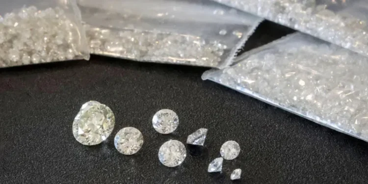 46 029 ლარის არადეკლარირებული ბრილიანტის ქვები და ოქროს ბეჭედი – საქართველოს საბაჟო საზღვარზე მოქალაქე დააკავეს