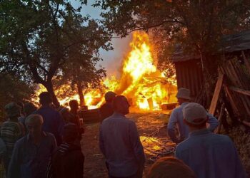 ხულოში დაიწვა სახლი, სადაც რვასულიანი ოჯახი ცხოვრობდა
